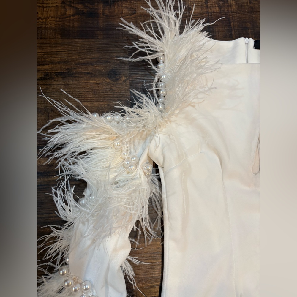 Dejzi White Feathered Long Sleeve Dress - Picture 3 of 9